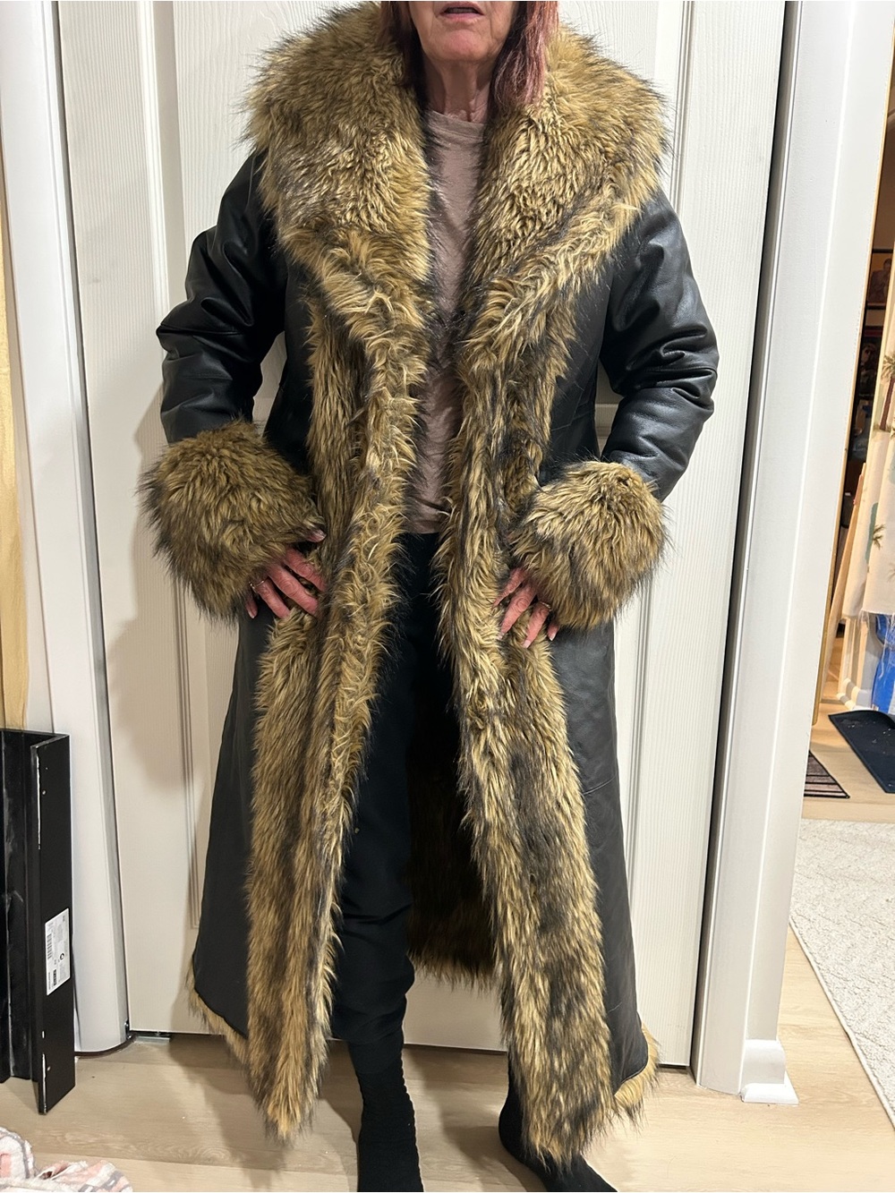 Vintage Reversible Leather & Faux Fur Coat – Full Length – Size Medium